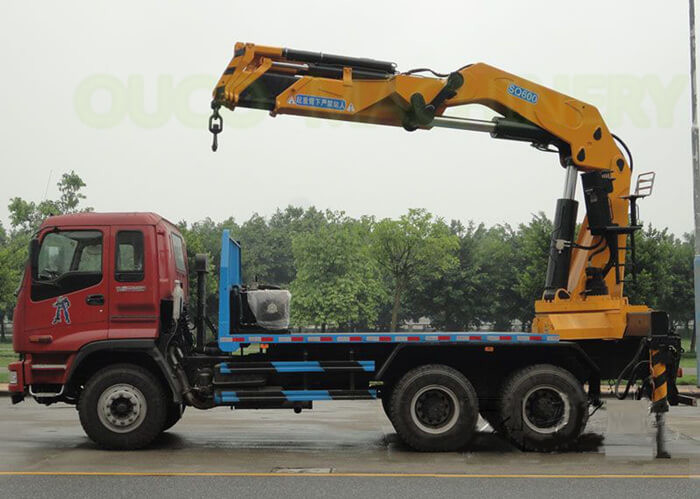 Steel Truck Mounted Boom Crane , Truck Mounted Mobile Crane Loading Cargoes