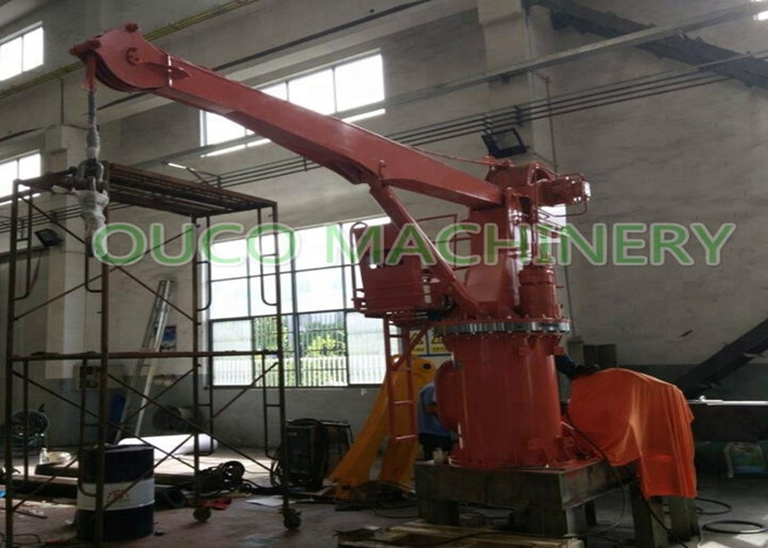 3 Tons 4M Compact Design Ship Crane With Stiff Boom / Hydraulic System