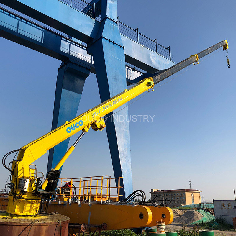 0.2t20m Telescopic Boom Crane High Safety Marine Performance For Lifting Cargoes