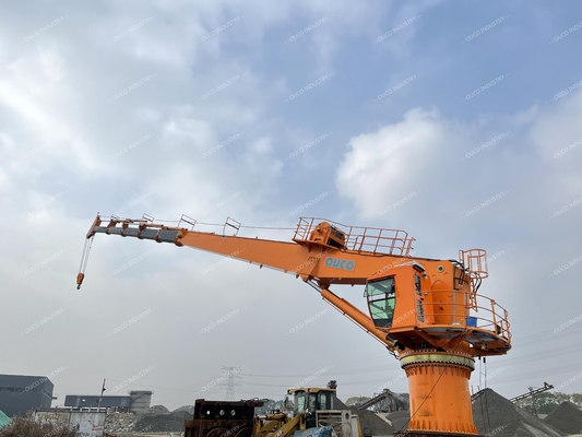 Space Saving Telescopic Lifting Equipment Equipped Active Heave Compensation